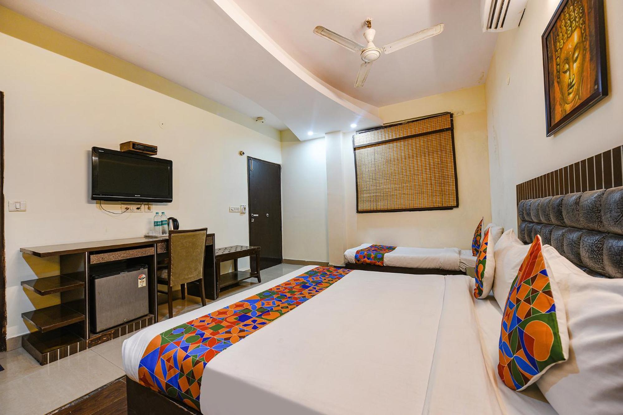 Fabhotel Swiss International Patel Nagar Нью-Дели Экстерьер фото